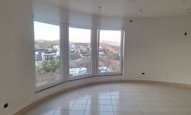 LAS CAÑADAS CASA EN VENTA CON HERMOSA VISTA A 3 MIN DEL COLEGIO