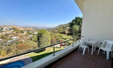 LAS CAÑADAS CASA EN VENTA CON HERMOSA VISTA A 3 MIN DEL COLEGIO