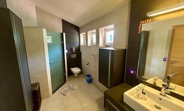 LAS CAÑADAS CASA EN VENTA CON HERMOSA VISTA A 3 MIN DEL COLEGIO