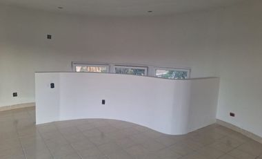 LAS CAÑADAS CASA EN VENTA CON HERMOSA VISTA A 3 MIN DEL COLEGIO