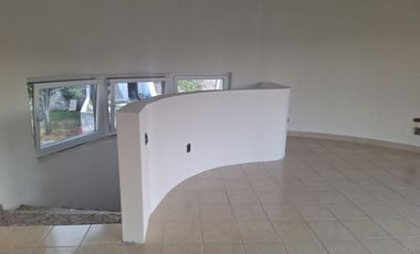 LAS CAÑADAS CASA EN VENTA CON HERMOSA VISTA A 3 MIN DEL COLEGIO