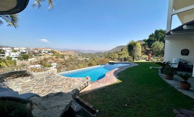 LAS CAÑADAS CASA EN VENTA CON HERMOSA VISTA A 3 MIN DEL COLEGIO