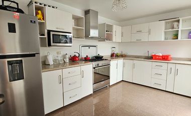 En Venta Casa En Esquina Dentro De Condominio Privado En Campiña De Moche (aipanaque)