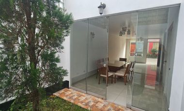 En Venta Casa En Esquina Dentro De Condominio Privado En Campiña De Moche (aipanaque)