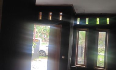 Rumah Pinggir Jalan Raya Nasional III Labuan Pandeglang