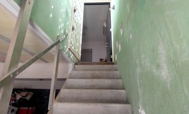 EN VENTA (TALLER, OFICINA Y DEPARTAMENTO)