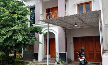 Rumah Hook Mewah di Merapi Regency dekat Jalan Kaliurang