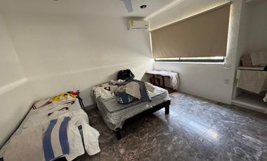 EN VENTA VILLA DE 3 NIVELES EN ACAPULCO TRADICIONAL ENTRE AVENIDA COSTERA MIGUEL ALEMAN Y LA QUEBRADA