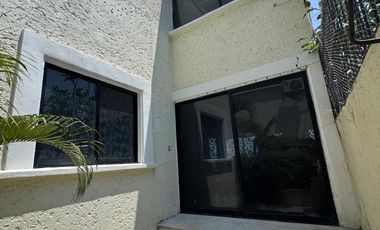 EN VENTA VILLA DE 3 NIVELES EN ACAPULCO TRADICIONAL ENTRE AVENIDA COSTERA MIGUEL ALEMAN Y LA QUEBRADA