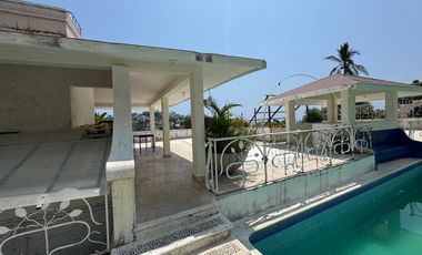 EN VENTA VILLA DE 3 NIVELES EN ACAPULCO TRADICIONAL ENTRE AVENIDA COSTERA MIGUEL ALEMAN Y LA QUEBRADA