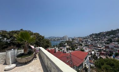 EN VENTA VILLA DE 3 NIVELES EN ACAPULCO TRADICIONAL ENTRE AVENIDA COSTERA MIGUEL ALEMAN Y LA QUEBRADA