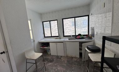 EN VENTA VILLA DE 3 NIVELES EN ACAPULCO TRADICIONAL ENTRE AVENIDA COSTERA MIGUEL ALEMAN Y LA QUEBRADA