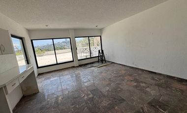 EN VENTA VILLA DE 3 NIVELES EN ACAPULCO TRADICIONAL ENTRE AVENIDA COSTERA MIGUEL ALEMAN Y LA QUEBRADA