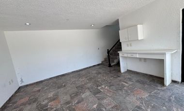 EN VENTA VILLA DE 3 NIVELES EN ACAPULCO TRADICIONAL ENTRE AVENIDA COSTERA MIGUEL ALEMAN Y LA QUEBRADA