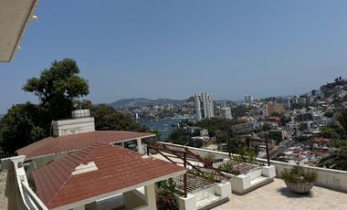 EN VENTA VILLA DE 3 NIVELES EN ACAPULCO TRADICIONAL ENTRE AVENIDA COSTERA MIGUEL ALEMAN Y LA QUEBRADA
