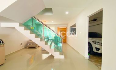 Casa en Venta en La Castellana, Montería – 245 m², 4 Habitaciones y 4 Baños