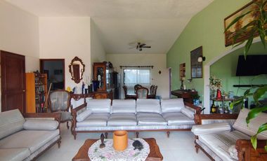 CASA DE UNA SOLA PLANTA EN GUACAMAYAS FRACCIONAMIENTO JUNTO AL RIO