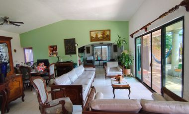 CASA DE UNA SOLA PLANTA EN GUACAMAYAS FRACCIONAMIENTO JUNTO AL RIO