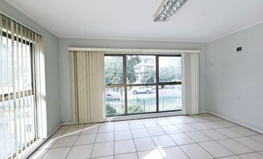 ARRIENDO DE OFICINA EN HUECHURABA,A MTS. DE FONTOVA, CON 1 EST.
