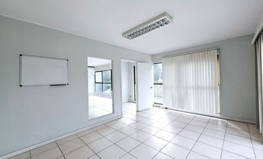 ARRIENDO DE OFICINA EN HUECHURABA,A MTS. DE FONTOVA, CON 1 EST.