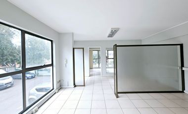 ARRIENDO DE OFICINA EN HUECHURABA,A MTS. DE FONTOVA, CON 1 EST.