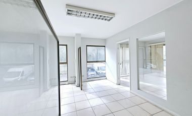 ARRIENDO DE OFICINA EN HUECHURABA,A MTS. DE FONTOVA, CON 1 EST.