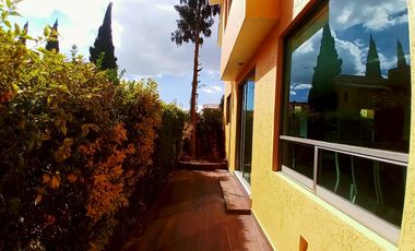 Hermosa casa en Metepec zona diamante galerías