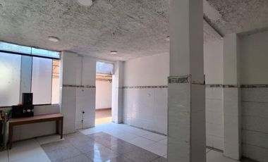 EN VENTA AMPLIA CASA EN VENTANILLA