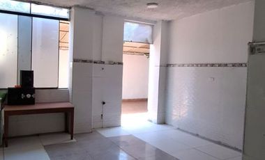 EN VENTA AMPLIA CASA EN VENTANILLA