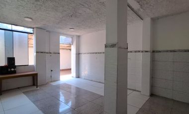 EN VENTA AMPLIA CASA EN VENTANILLA