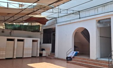 EN VENTA AMPLIA CASA EN VENTANILLA