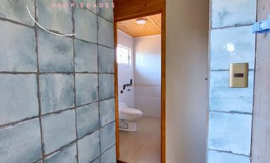 SE ARRIENDA ESPECTACULAR PARCELA CON 2 CASAS Y UN TALLER O ESPACIO MULTIFUNCIONAL