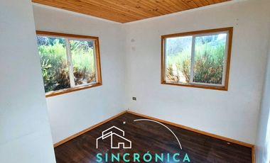 SE ARRIENDA ESPECTACULAR PARCELA CON 2 CASAS Y UN TALLER O ESPACIO MULTIFUNCIONAL