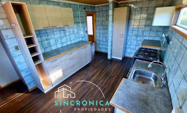 SE ARRIENDA ESPECTACULAR PARCELA CON 2 CASAS Y UN TALLER O ESPACIO MULTIFUNCIONAL