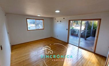 SE ARRIENDA ESPECTACULAR PARCELA CON 2 CASAS Y UN TALLER O ESPACIO MULTIFUNCIONAL