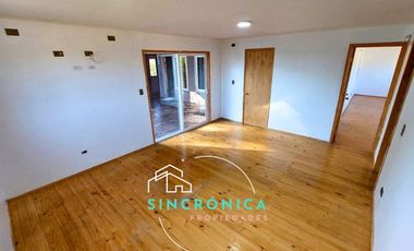 SE ARRIENDA ESPECTACULAR PARCELA CON 2 CASAS Y UN TALLER O ESPACIO MULTIFUNCIONAL