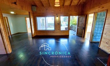 SE ARRIENDA ESPECTACULAR PARCELA CON 2 CASAS Y UN TALLER O ESPACIO MULTIFUNCIONAL