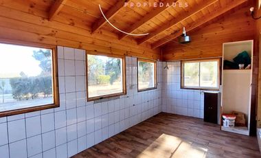 SE ARRIENDA ESPECTACULAR PARCELA CON 2 CASAS Y UN TALLER O ESPACIO MULTIFUNCIONAL