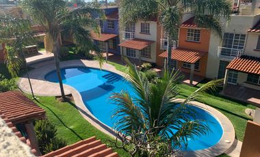 En esquina, con roof top, en coto con alberca, Senderos del Lago