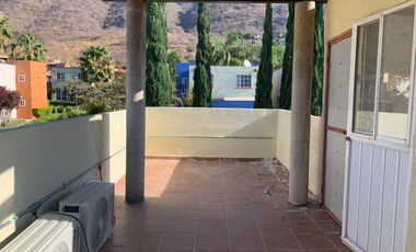 En esquina, con roof top, en coto con alberca, Senderos del Lago