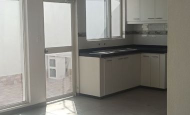 CASA EN VENTA SECTOR CARRETAS DETRAS CENTRO COMERCIAL PORTAL SHOPPING QUITO ECUADOR