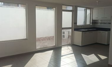 CASA EN VENTA SECTOR CARRETAS DETRAS CENTRO COMERCIAL PORTAL SHOPPING QUITO ECUADOR