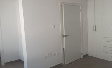 CASA EN VENTA SECTOR CARRETAS DETRAS CENTRO COMERCIAL PORTAL SHOPPING QUITO ECUADOR