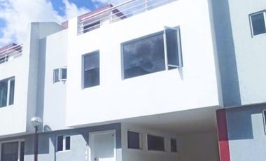 CASA EN VENTA SECTOR CARRETAS DETRAS CENTRO COMERCIAL PORTAL SHOPPING QUITO ECUADOR