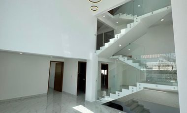 Hermosa casa moderna en venta en residencial en Metepec
