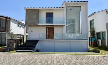 Hermosa casa moderna en venta en residencial en Metepec