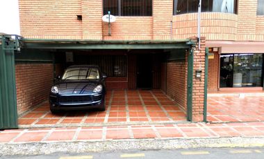 En Venta Departamento Dúplex en Cuenca Sector Zona Rosa