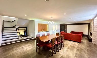 En Venta Departamento Dúplex en Cuenca Sector Zona Rosa