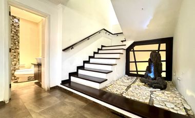 En Venta Departamento Dúplex en Cuenca Sector Zona Rosa