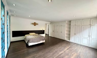 En Venta Departamento Dúplex en Cuenca Sector Zona Rosa